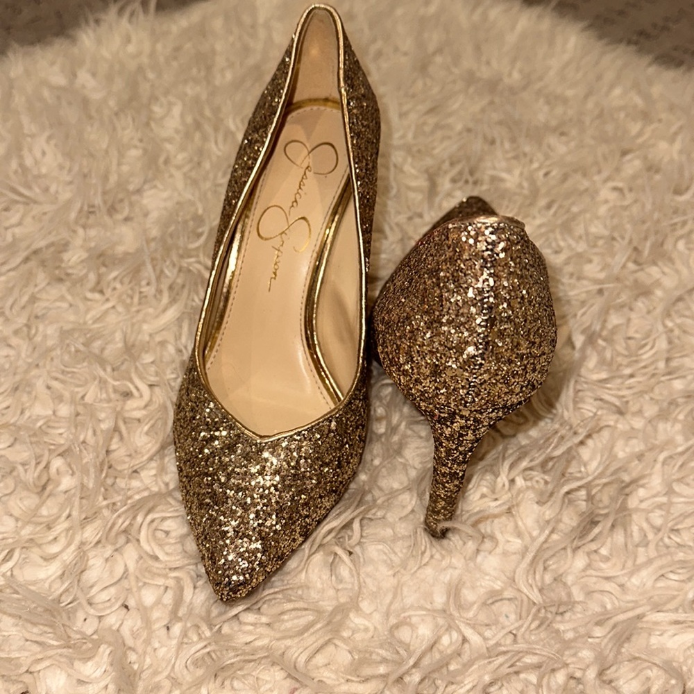 Jessica Simpson Gold heels. Super cute size 6.5